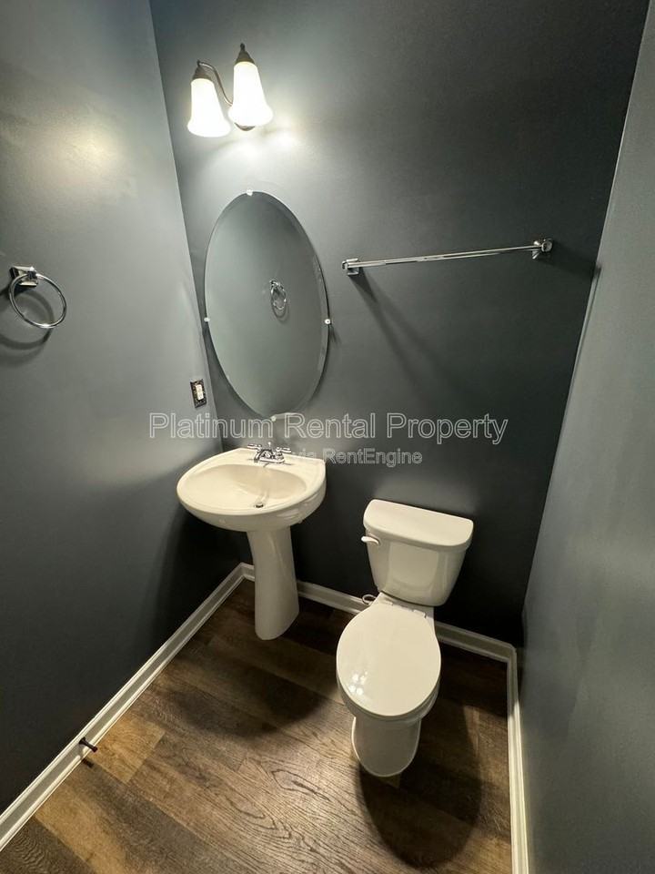 5745 Woodside Xing - Photo 4 of 26