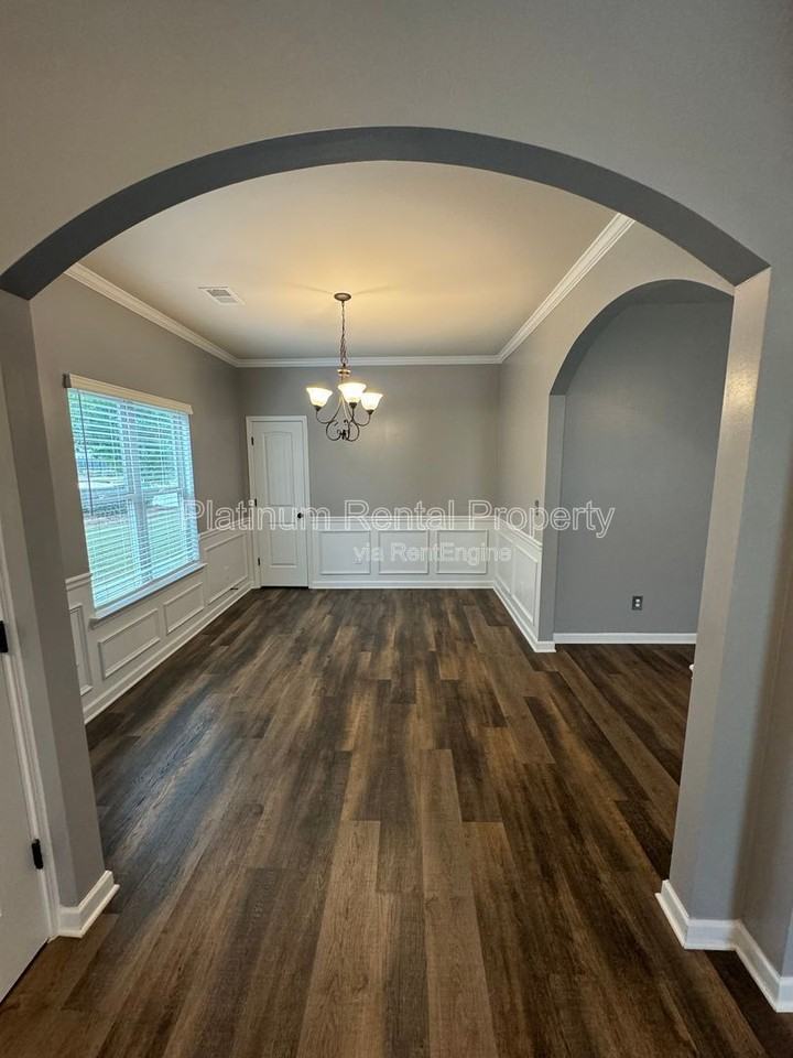 5745 Woodside Xing - Photo 7 of 26