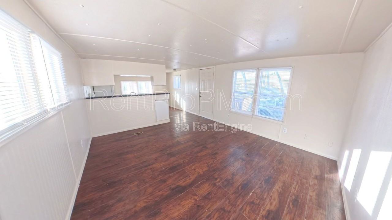 1303 N College Ave #7 - Photo 2 of 6