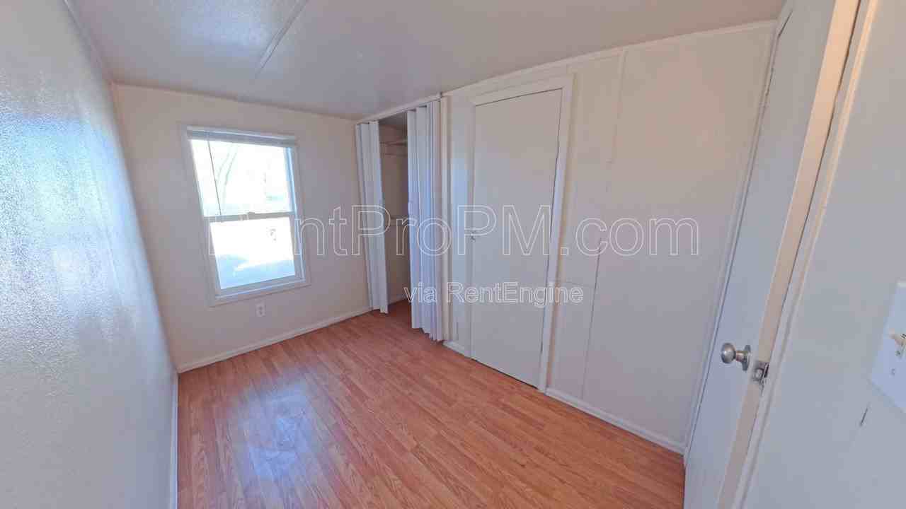 1303 N College Ave #7 - Photo 5 of 6