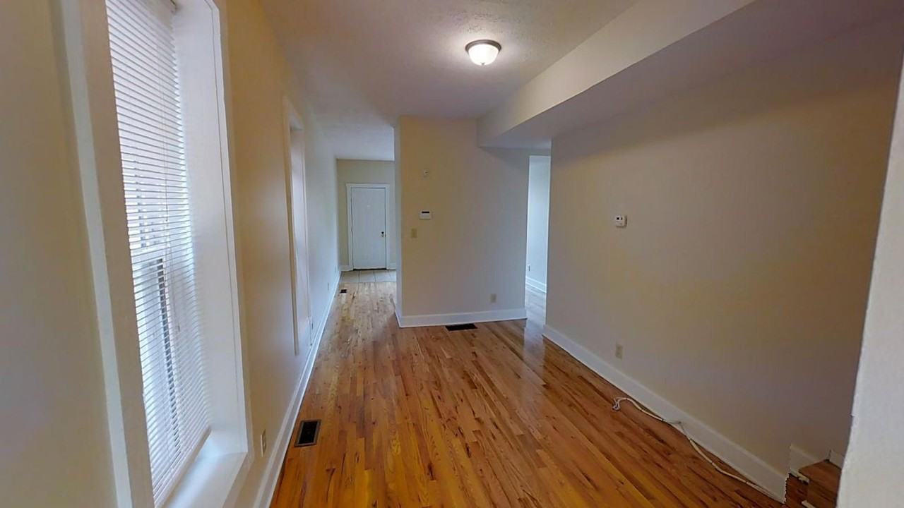 1375 Indianola Ave - Photo 3 of 11