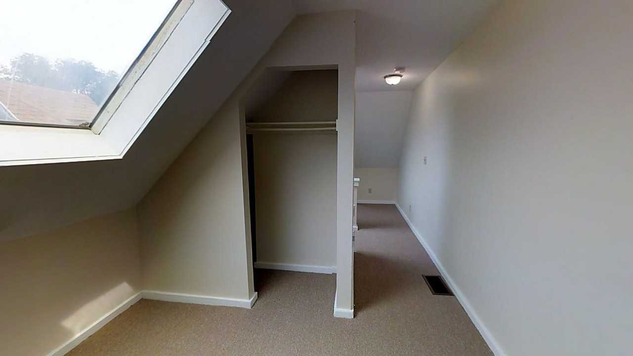 1375 Indianola Ave - Photo 5 of 11