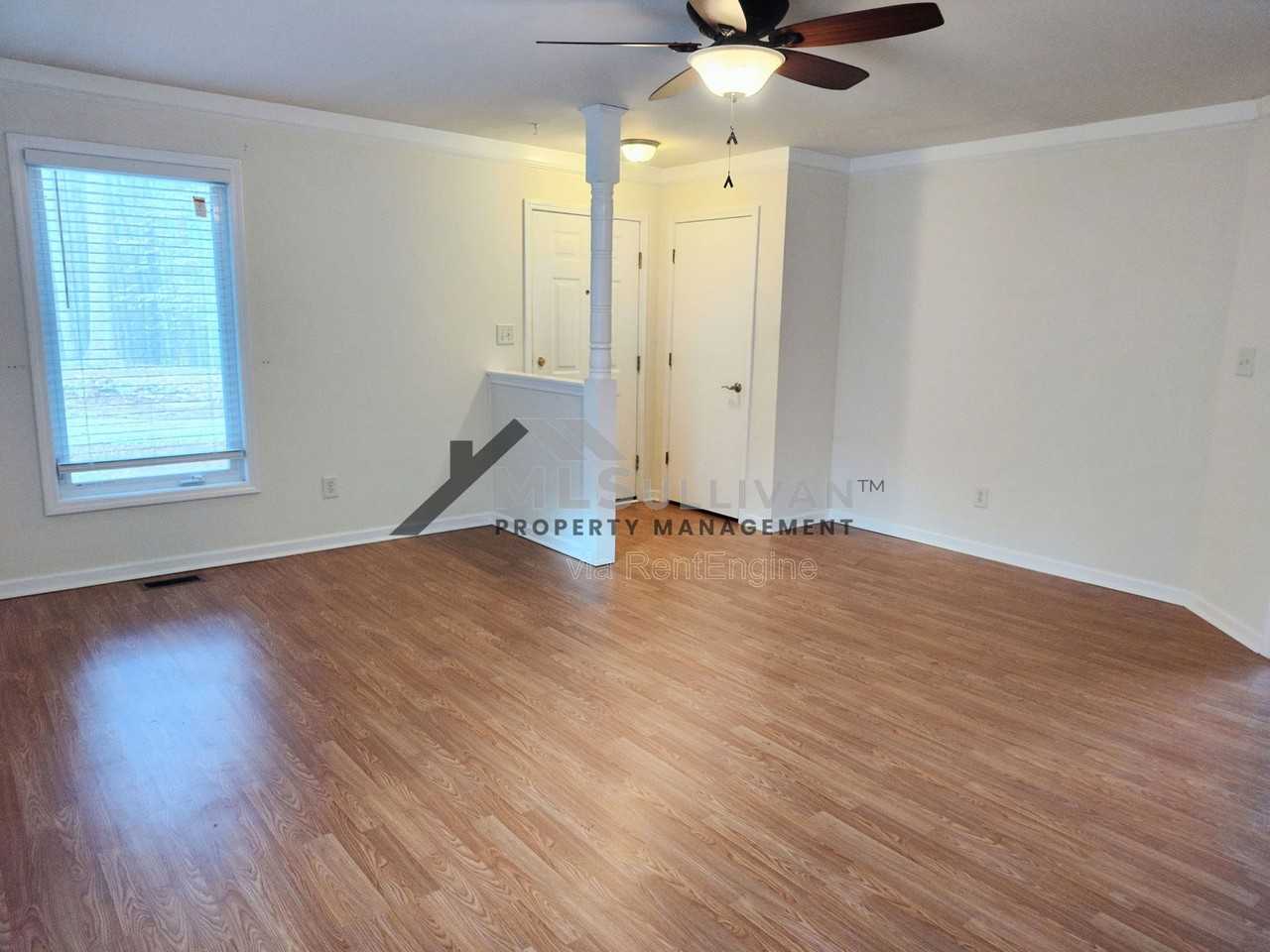 312 Lakeshore Dr - Photo 3 of 15