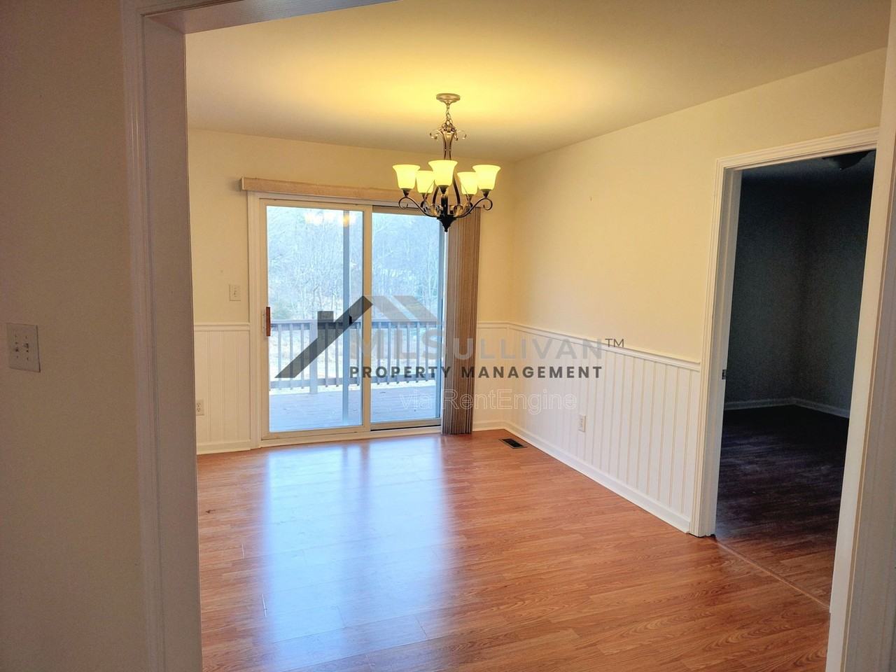 312 Lakeshore Dr - Photo 4 of 15