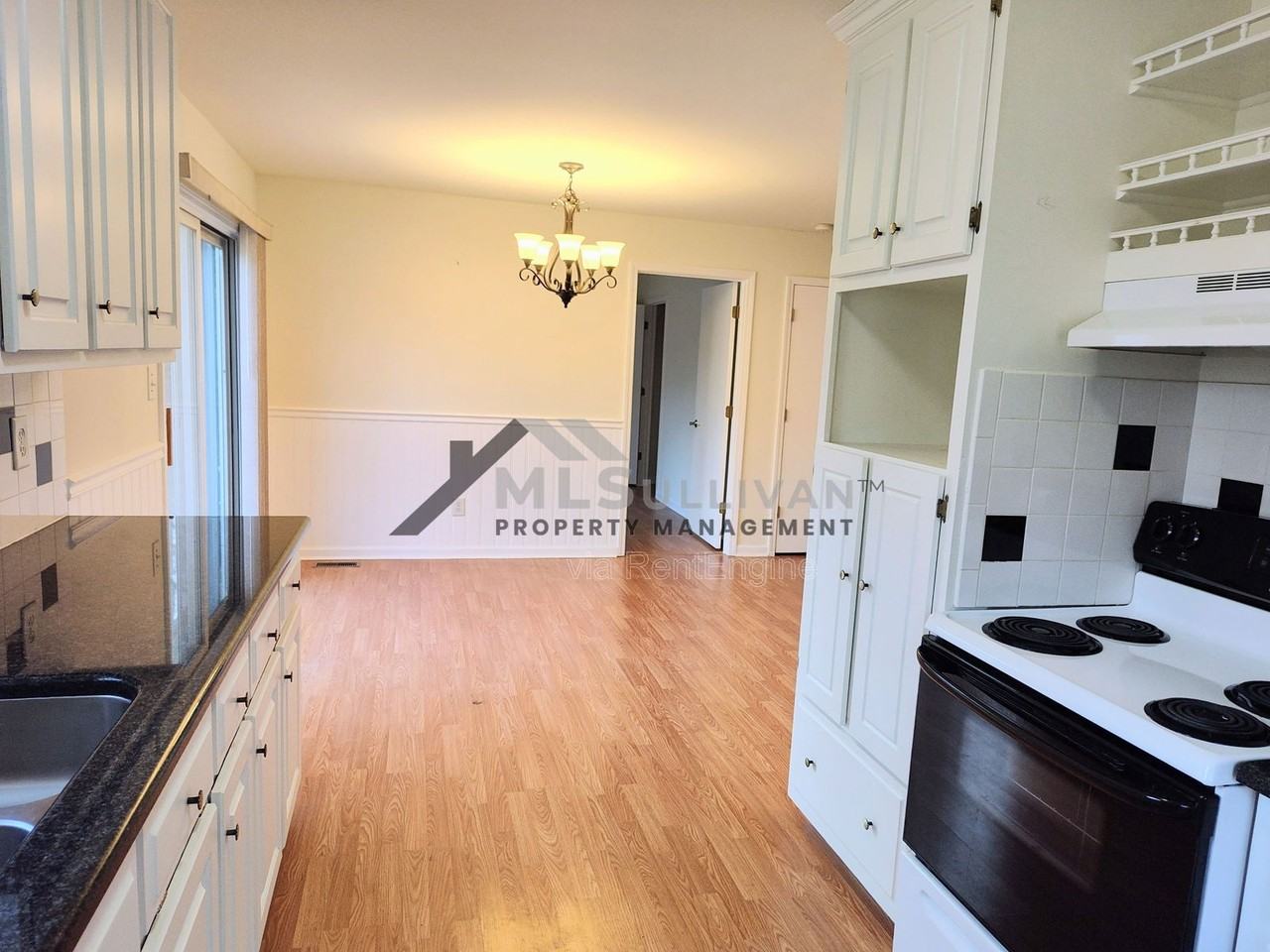 312 Lakeshore Dr - Photo 7 of 15