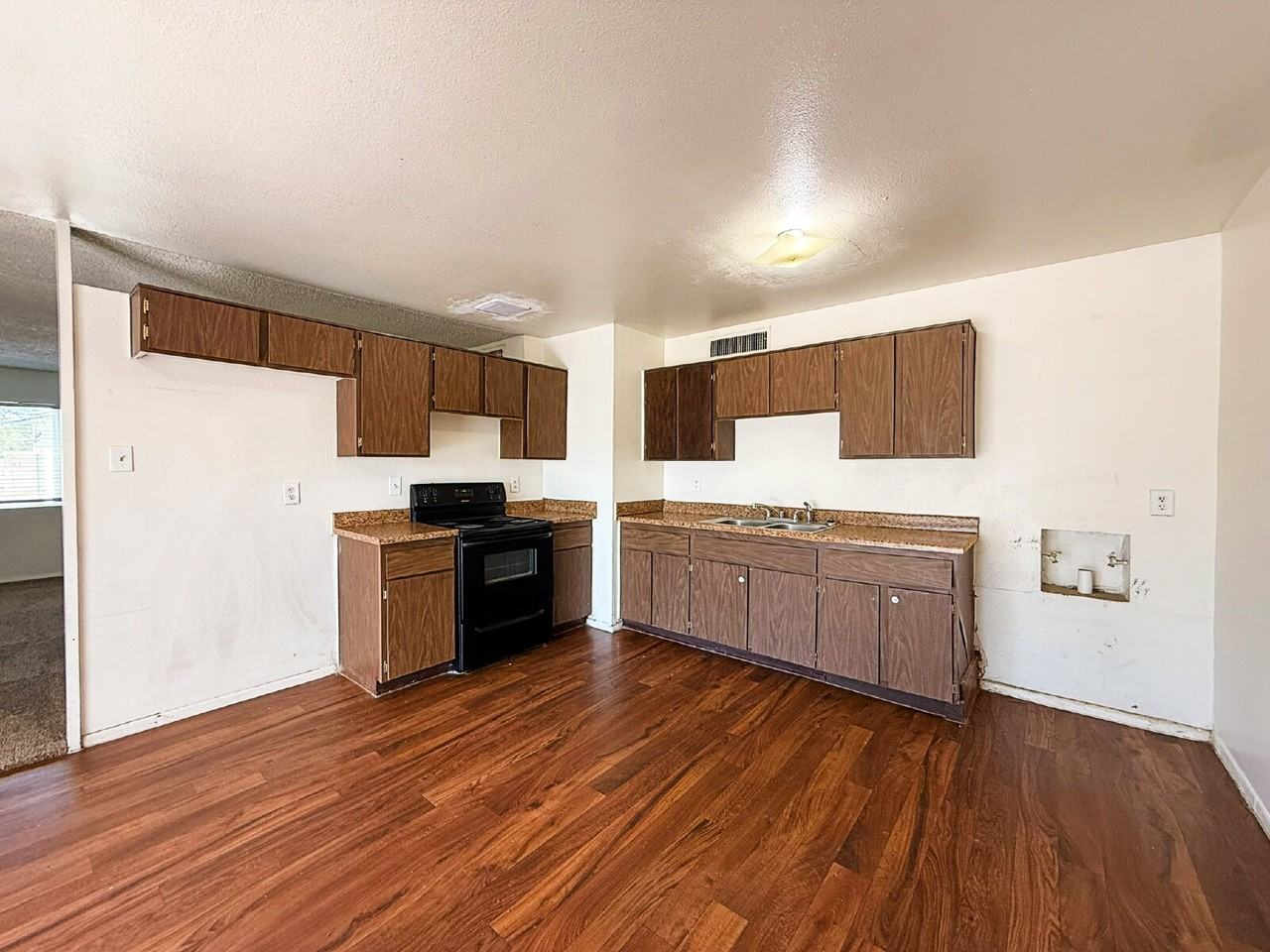 13865 N 48th Ave - Photo 5 of 21