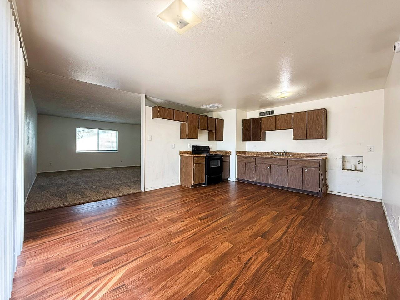 13865 N 48th Ave - Photo 6 of 21