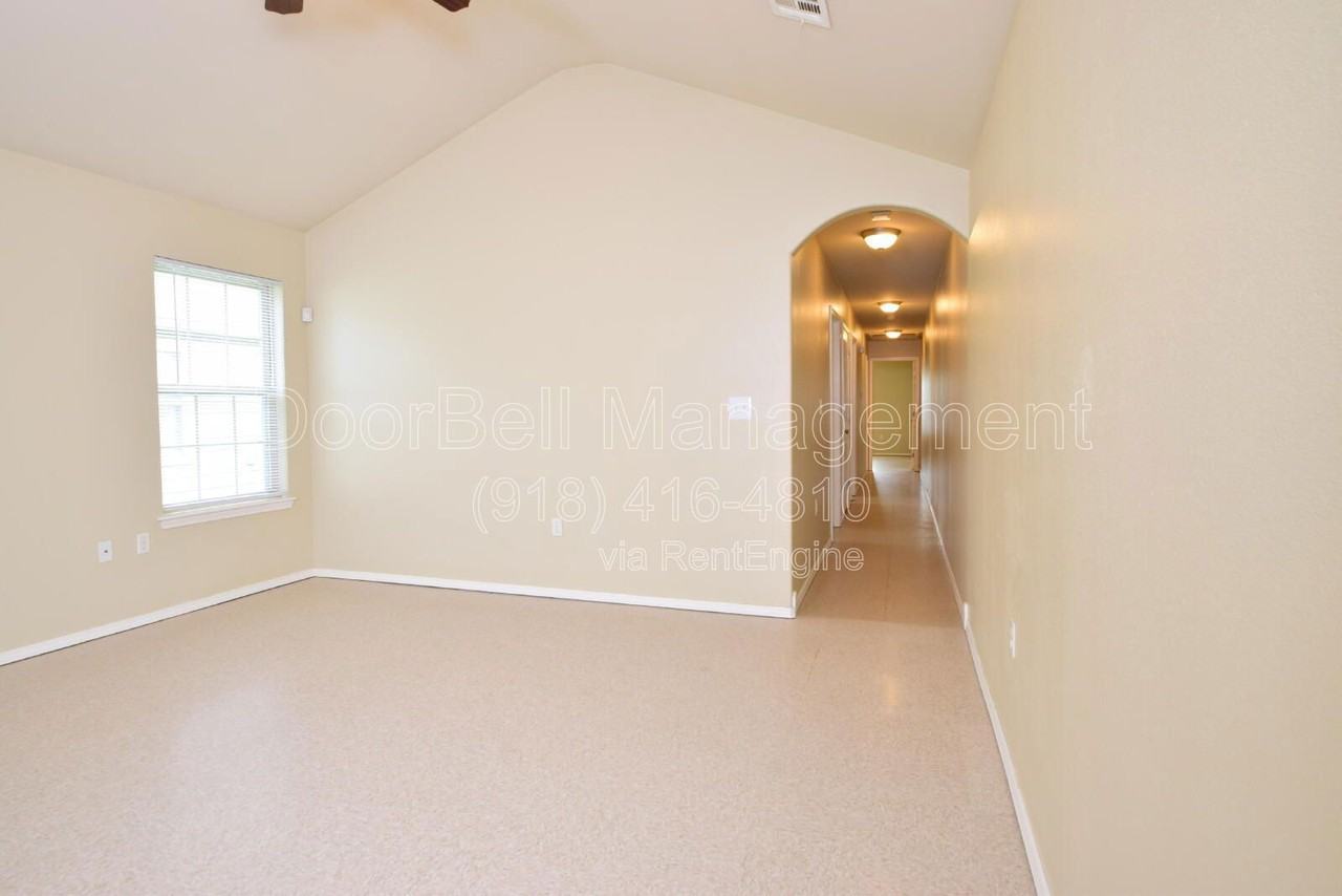 6023 S Madison Pl - Photo 6 of 14