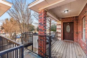 featured image of 1521 Bagby Ave #I