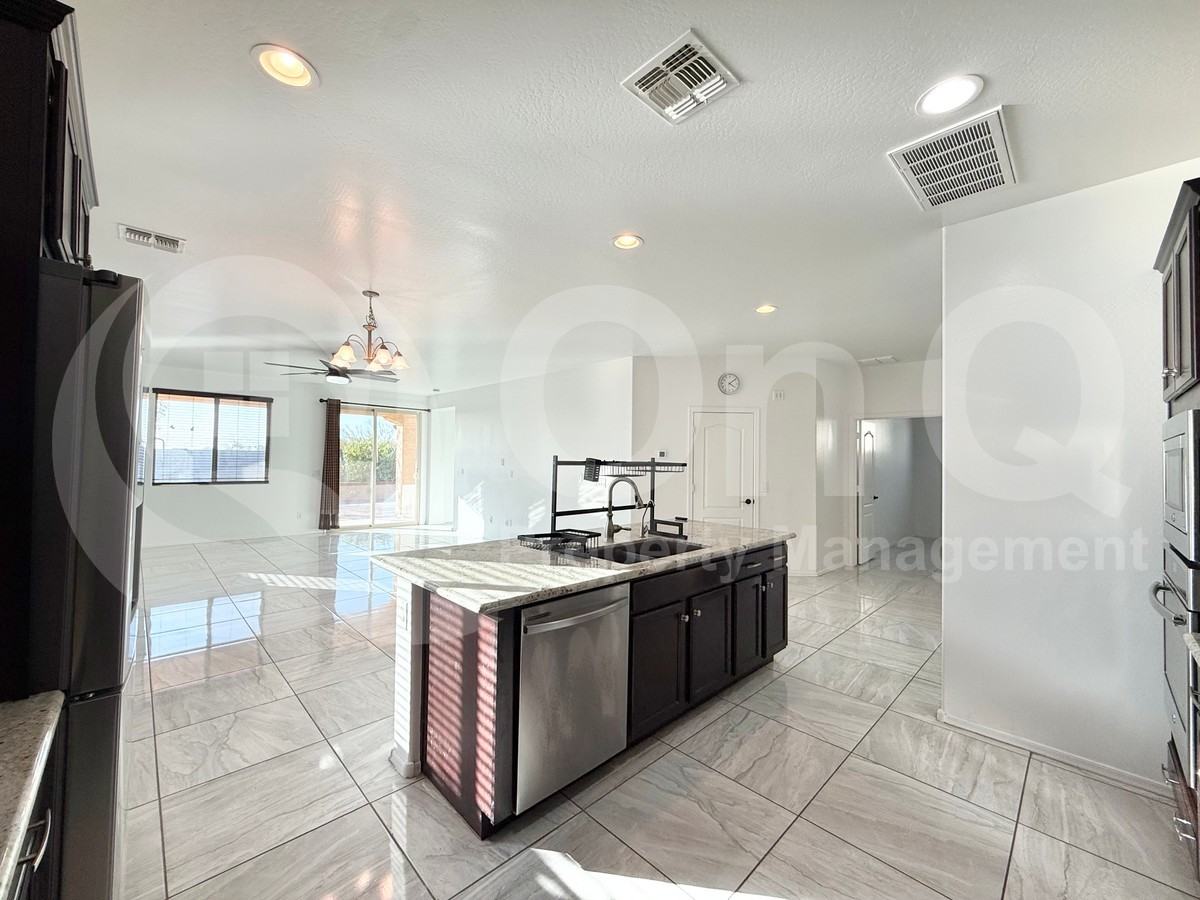 31320 N 26th Gln - Photo 4 of 20