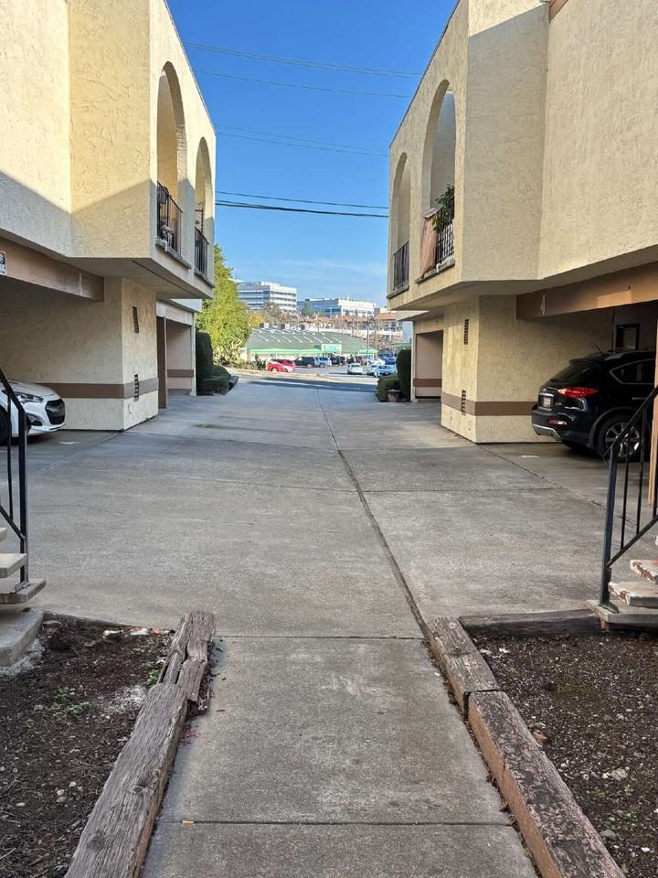 1825 Harrison St #1 - Photo 4 of 19