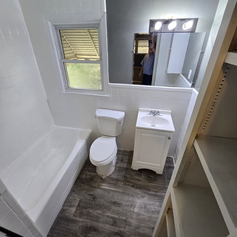 4145 Forest Ave W - Photo 2 of 11