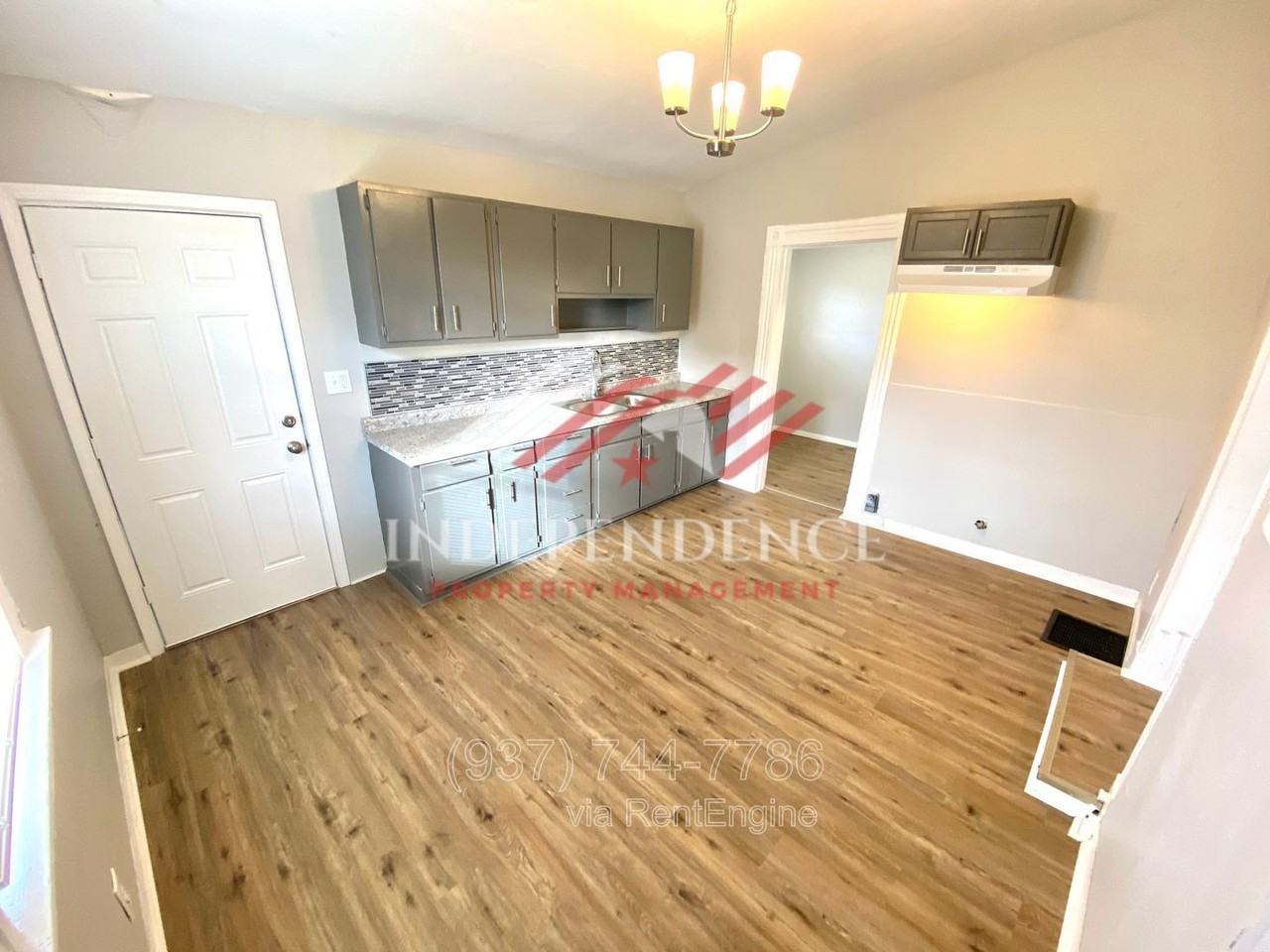 906 Vine St - Photo 5 of 40