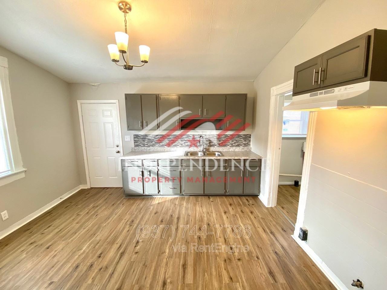 906 Vine St - Photo 7 of 40