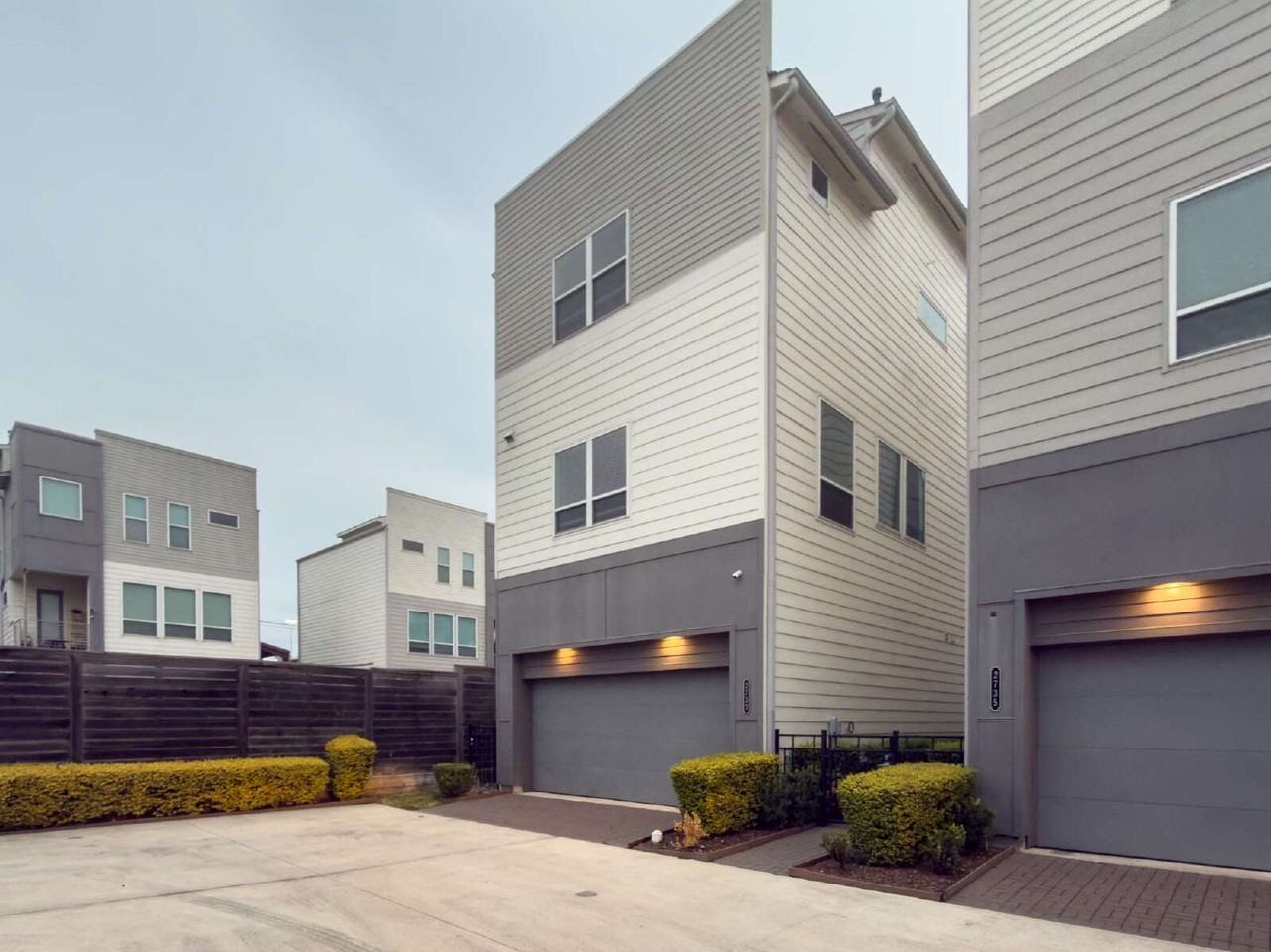 2733 Eado Edge Ct - Photo 2 of 31