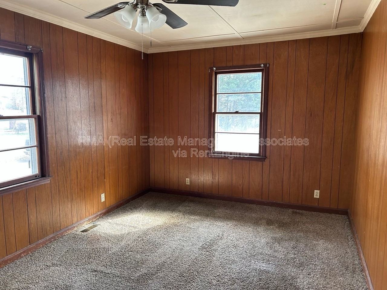 1313 Oakdale Dr - Photo 6 of 10