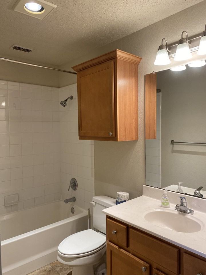 2112 Main St - Photo 7 of 11