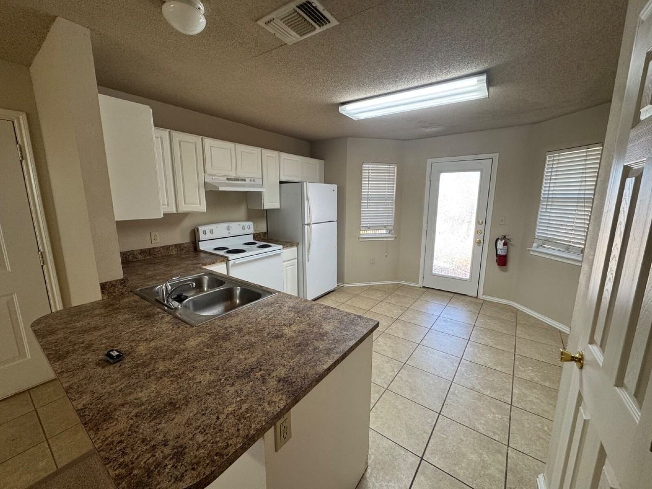 5827 6th Street-C - Photo 3 of 8