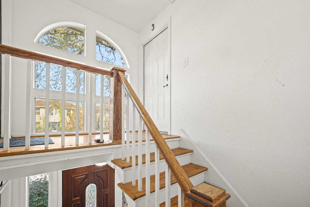 1539 Hawthorne St #3 - Photo 2 of 11