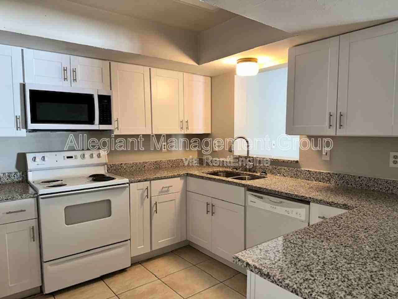 801 Del Prado Dr - Photo 5 of 20