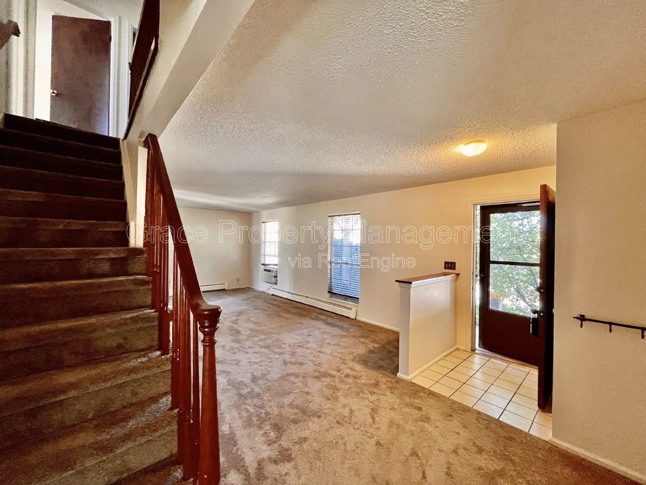 2582 Ridge Dr - Photo 4 of 17