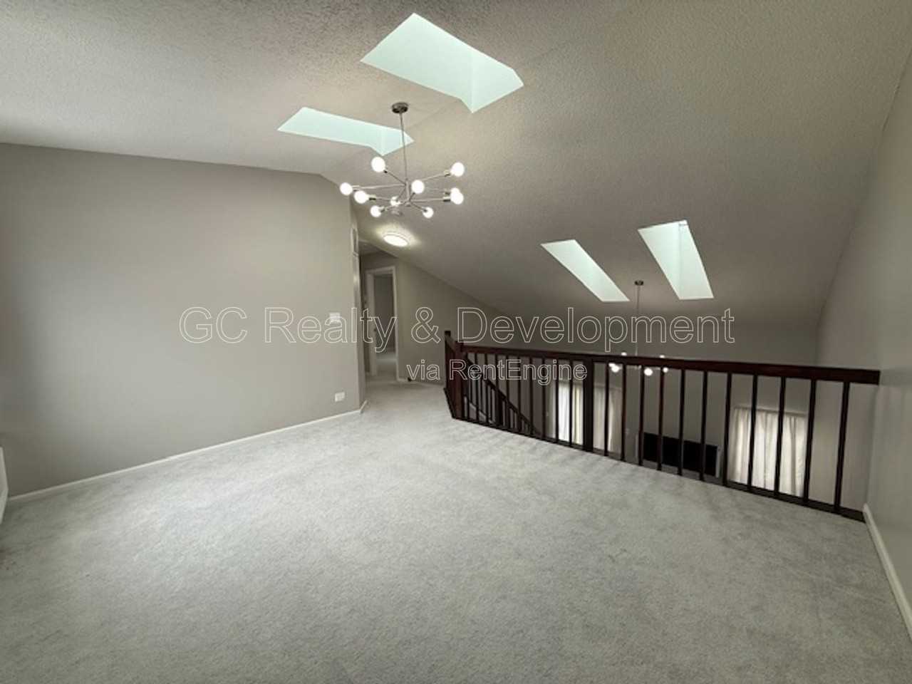 1121 Southbridge Ln - Photo 2 of 17