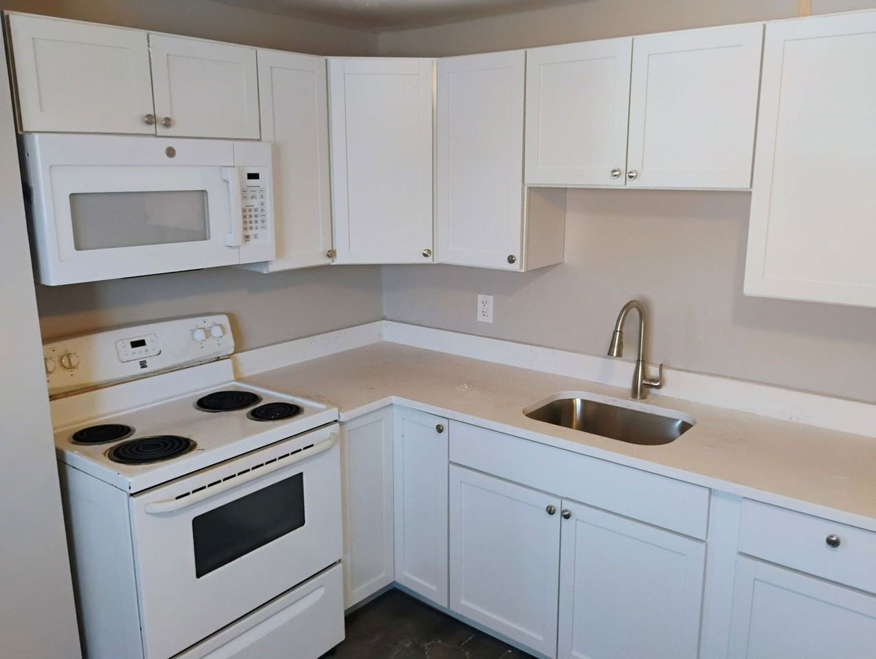 682 Beech St #3 - Photo 7 of 8