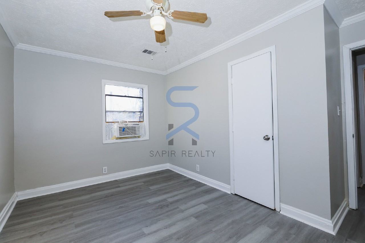 953 Washington St Sw #5 - Photo 7 of 15