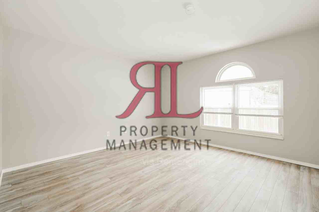 26 E Woodfield - Photo 5 of 23