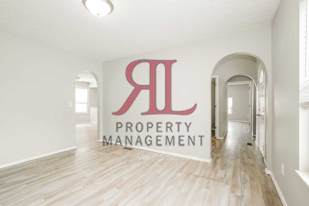 26 E Woodfield - Photo 6 of 23