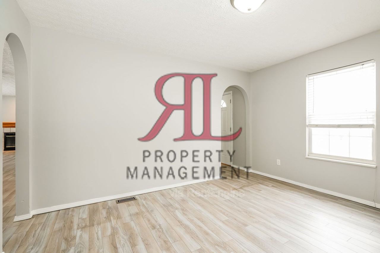 26 E Woodfield - Photo 7 of 23