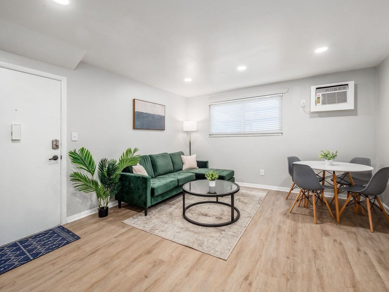 980 King Ave #204 - Photo 2 of 21