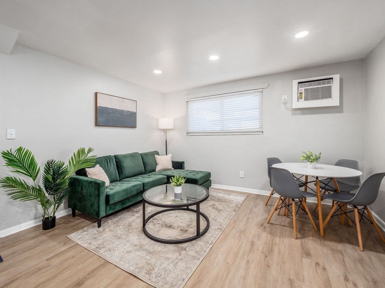 980 King Ave #204 - Photo 3 of 21