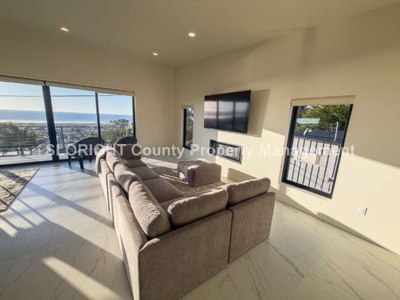 2670 Laurel Ave - Photo 6 of 41