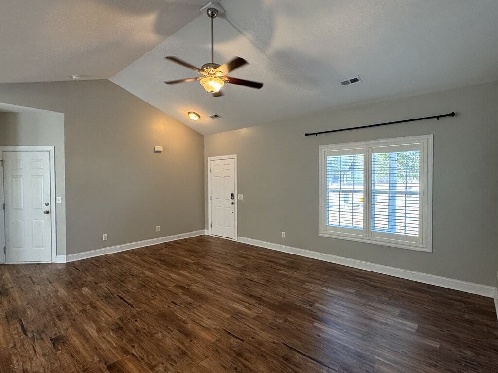 106 Moonstone Ct - Photo 3 of 22