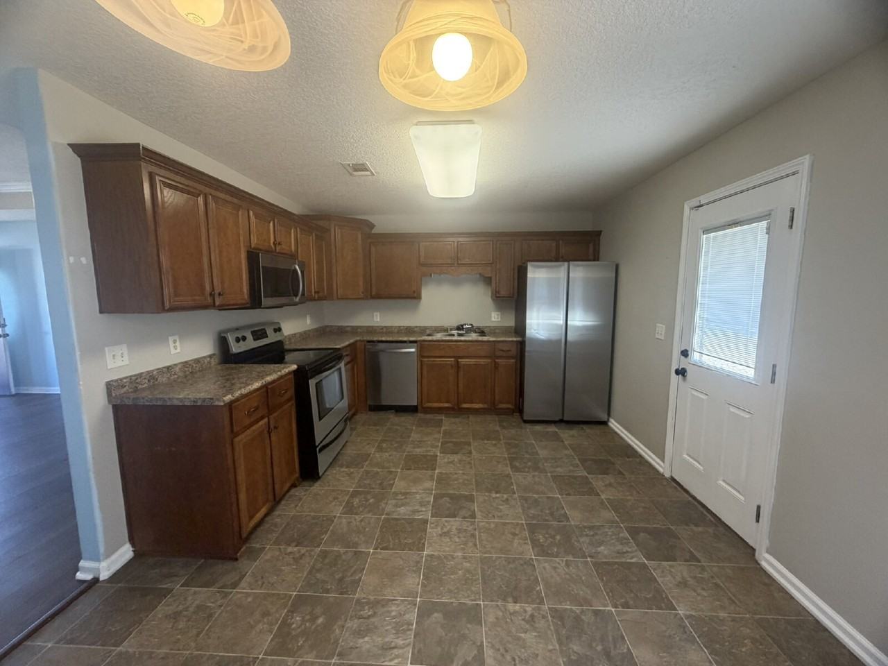 119 Winchester Way Se - Photo 4 of 15