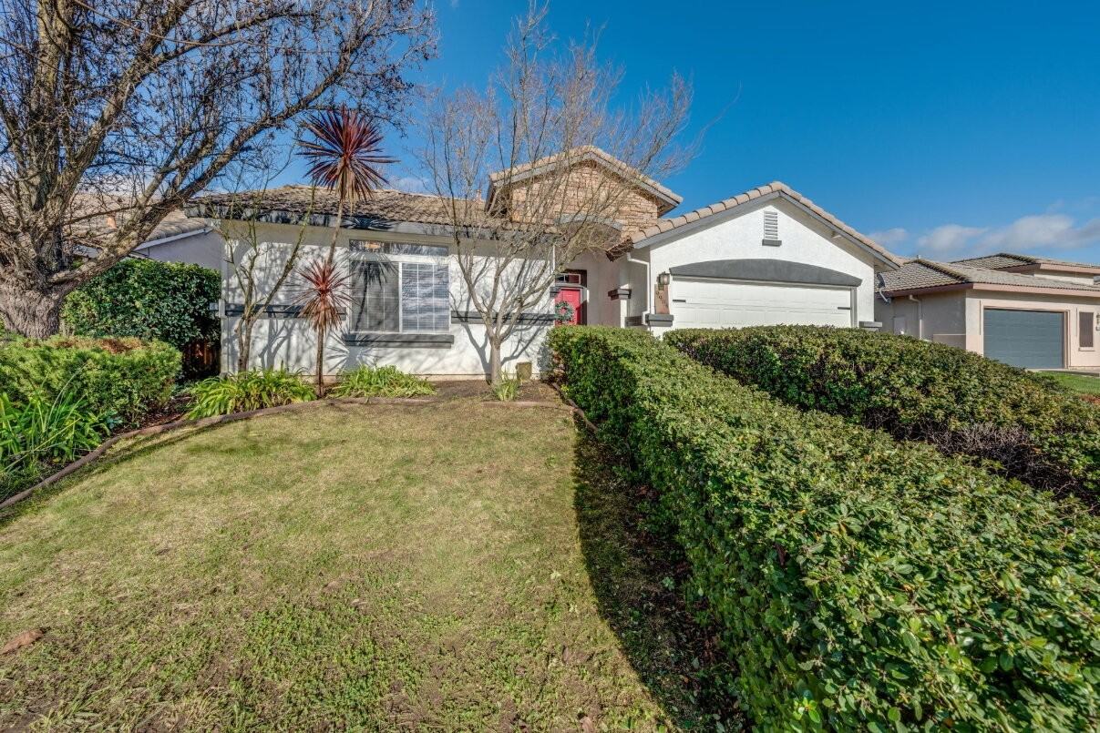 9904 Prairie Dunes Way - Photo 2 of 37