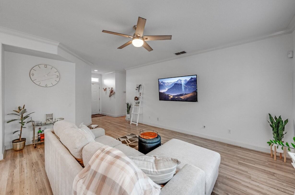 9904 Prairie Dunes Way - Photo 6 of 37