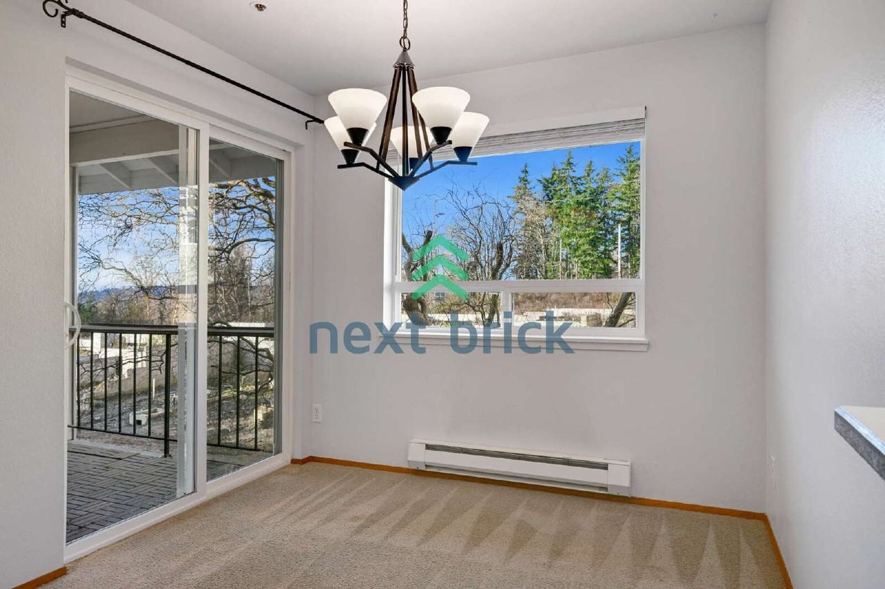 1626 Grant Ave S - Photo 5 of 17