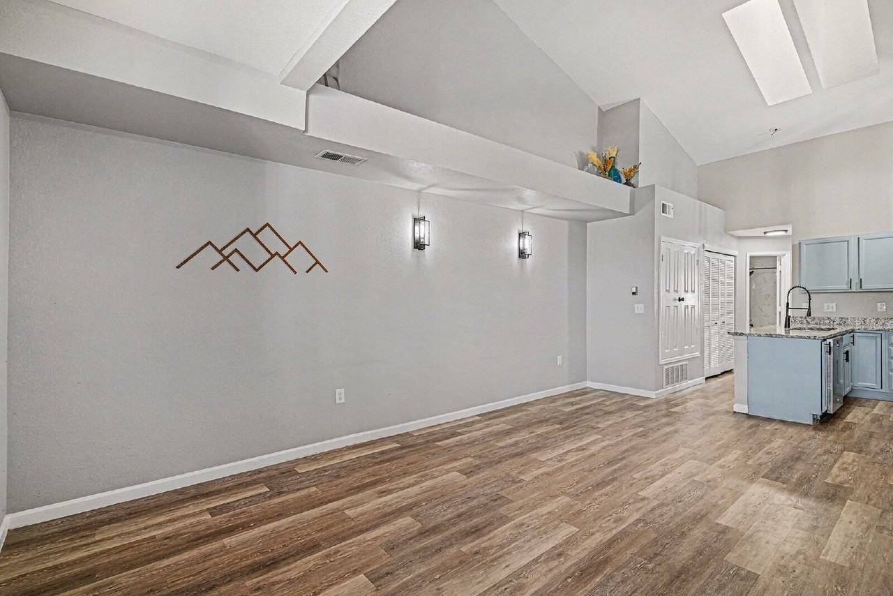 2940 W Centennial Dr #D - Photo 3 of 10