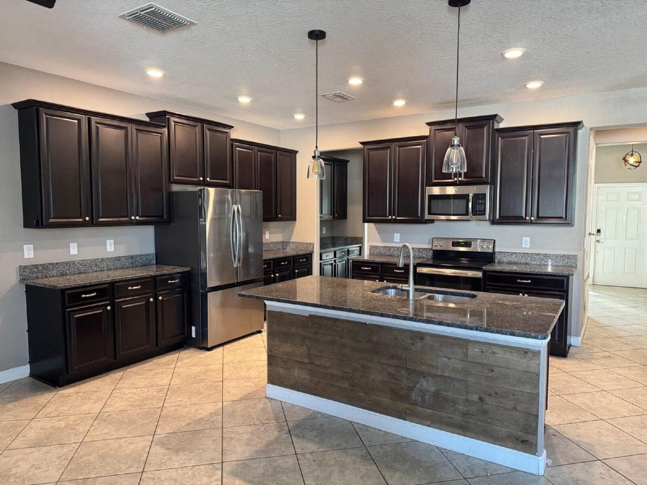 19095 Andrea Lynn Ln - Photo 3 of 18