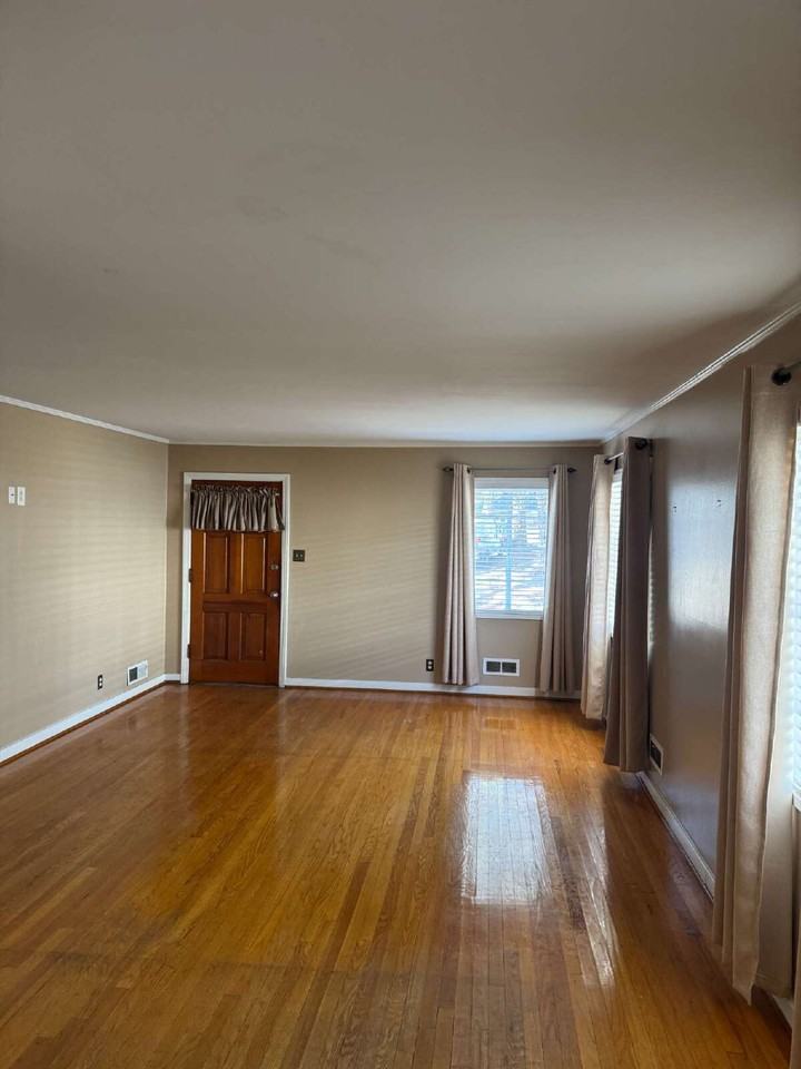 9705 Red Lane Dr - Photo 2 of 13