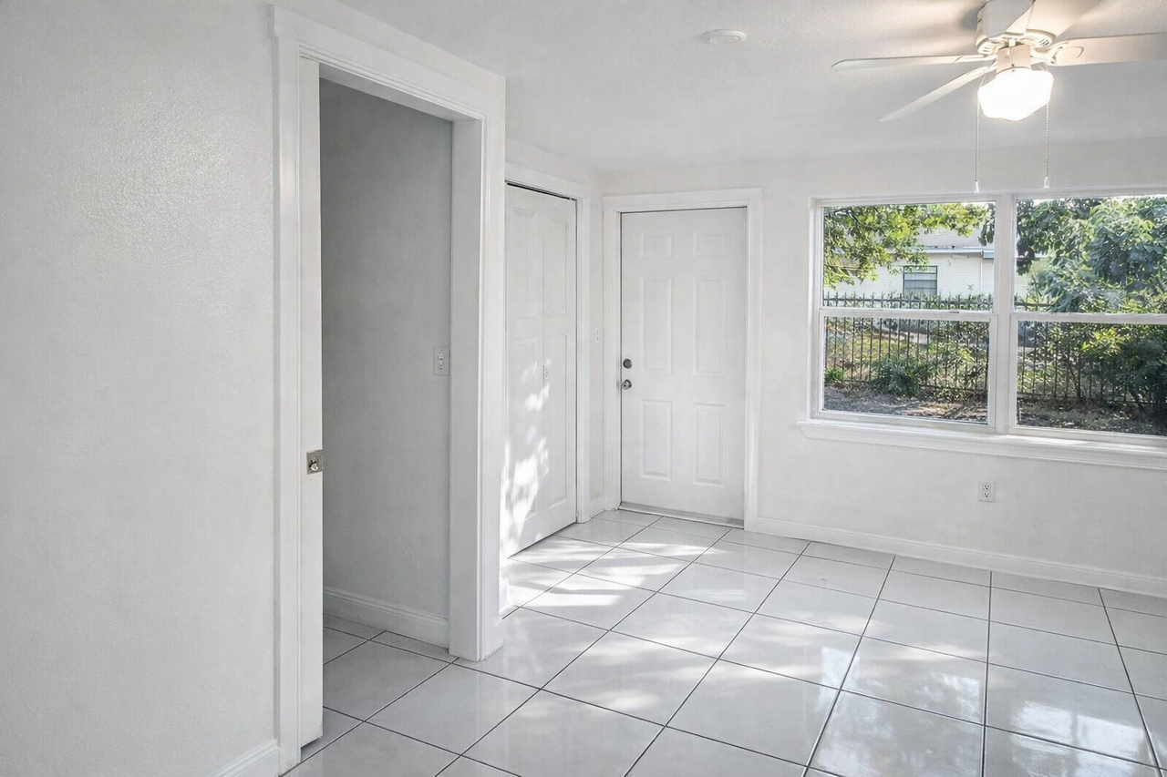 2512 Nw 9th Ct - Photo 6 of 6