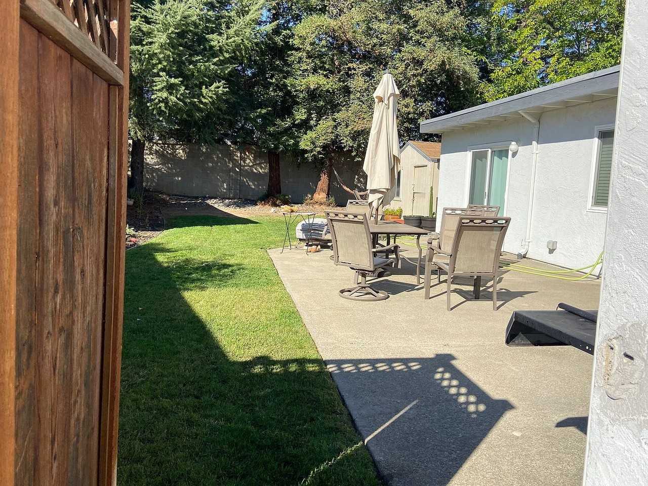 5377 Sonoma Dr - Photo 3 of 17