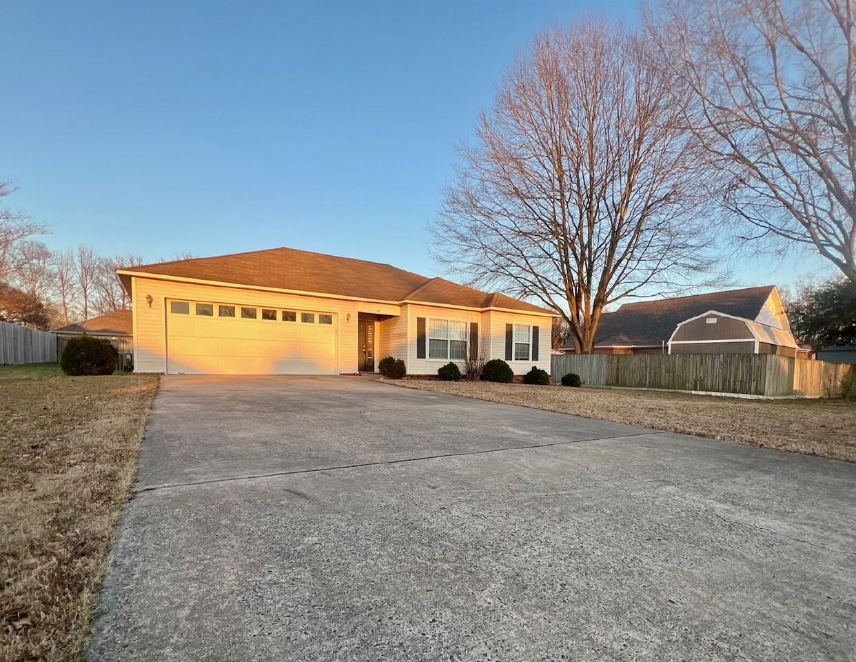 24 Winchester Ct - Photo 2 of 17