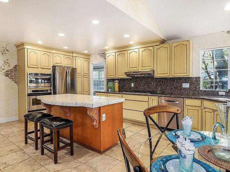 7397 Tulipwood Cir - Photo 2 of 41