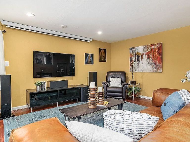 7397 Tulipwood Cir - Photo 6 of 41