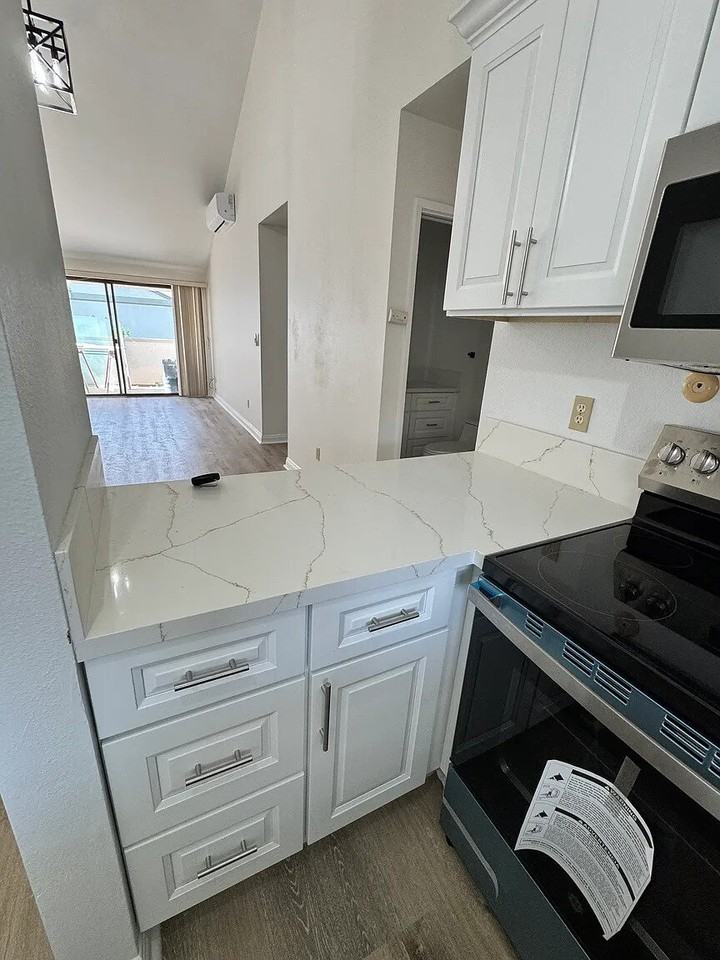 1608 Frost Ln - Photo 3 of 15