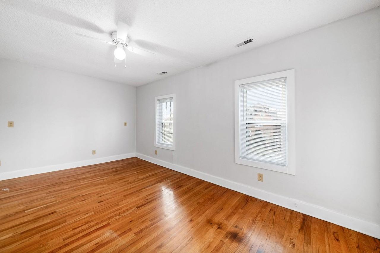 1378 1/2 Indianola Ave - Photo 6 of 22