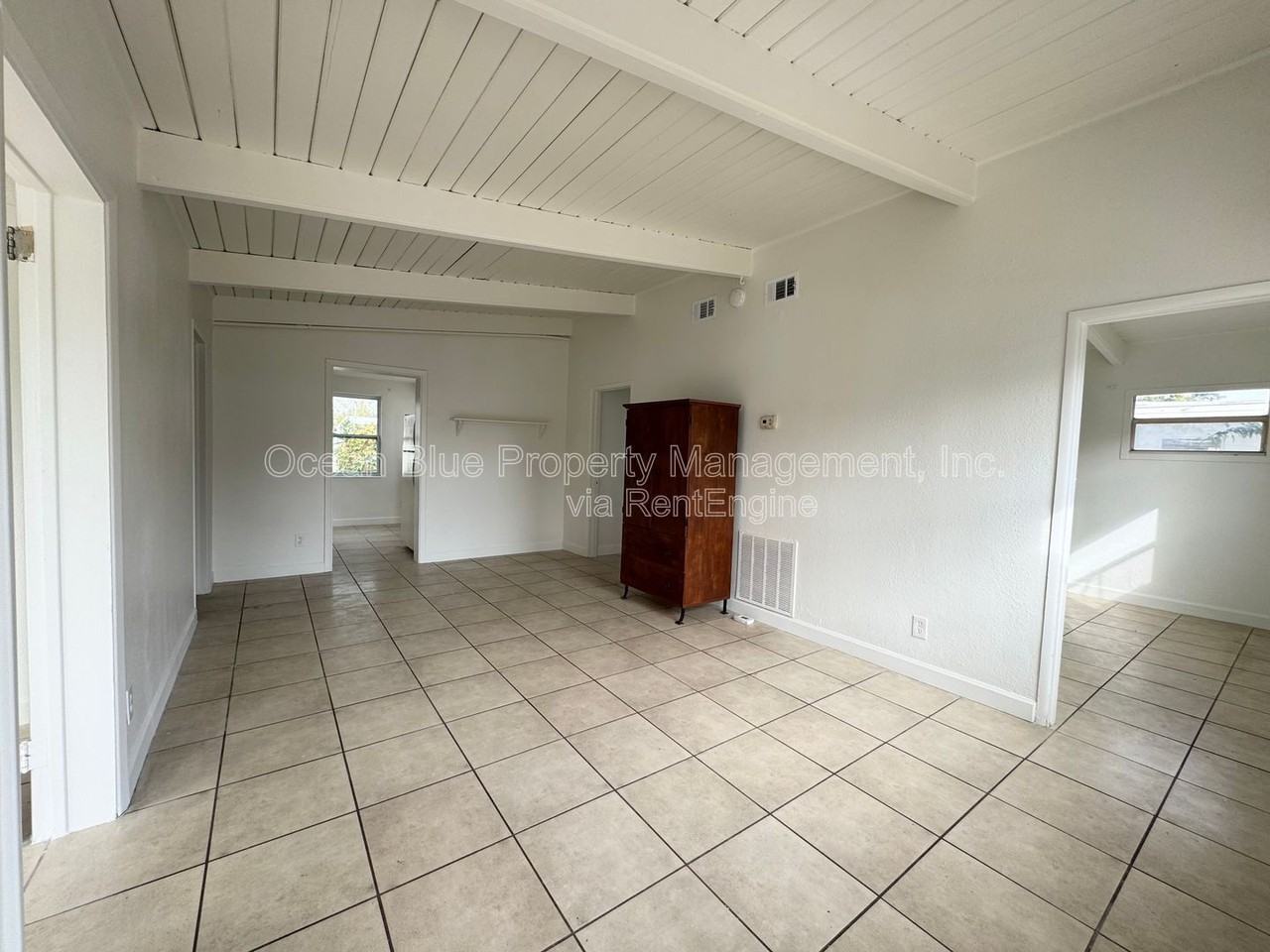 11610 106th St - Photo 2 of 10